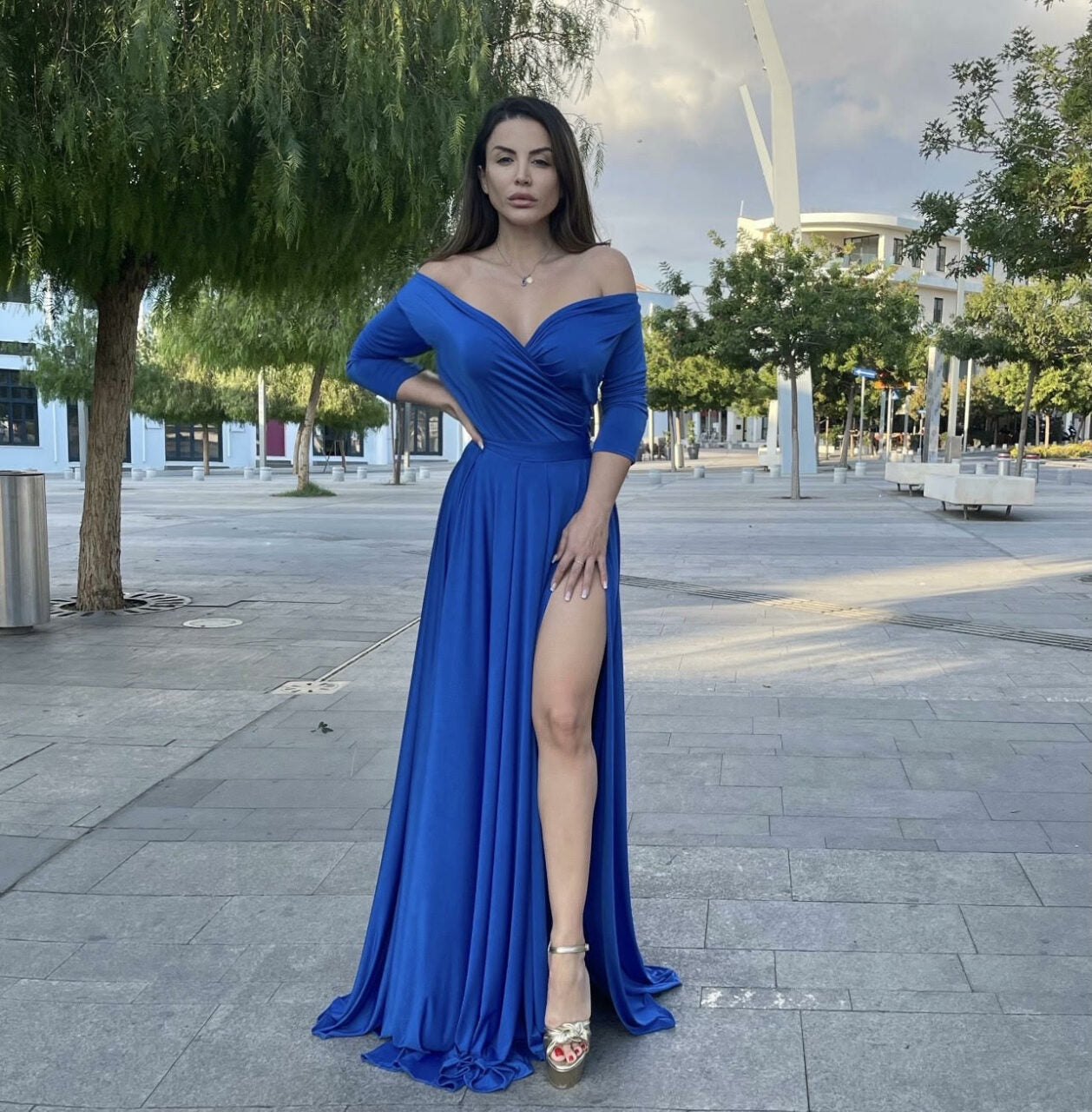 MAXI PLEATED SKIRT WITH SLIT