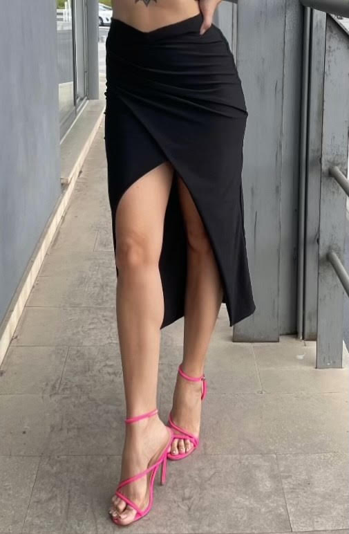 HIGH WAISTED RUSHED SKIRT