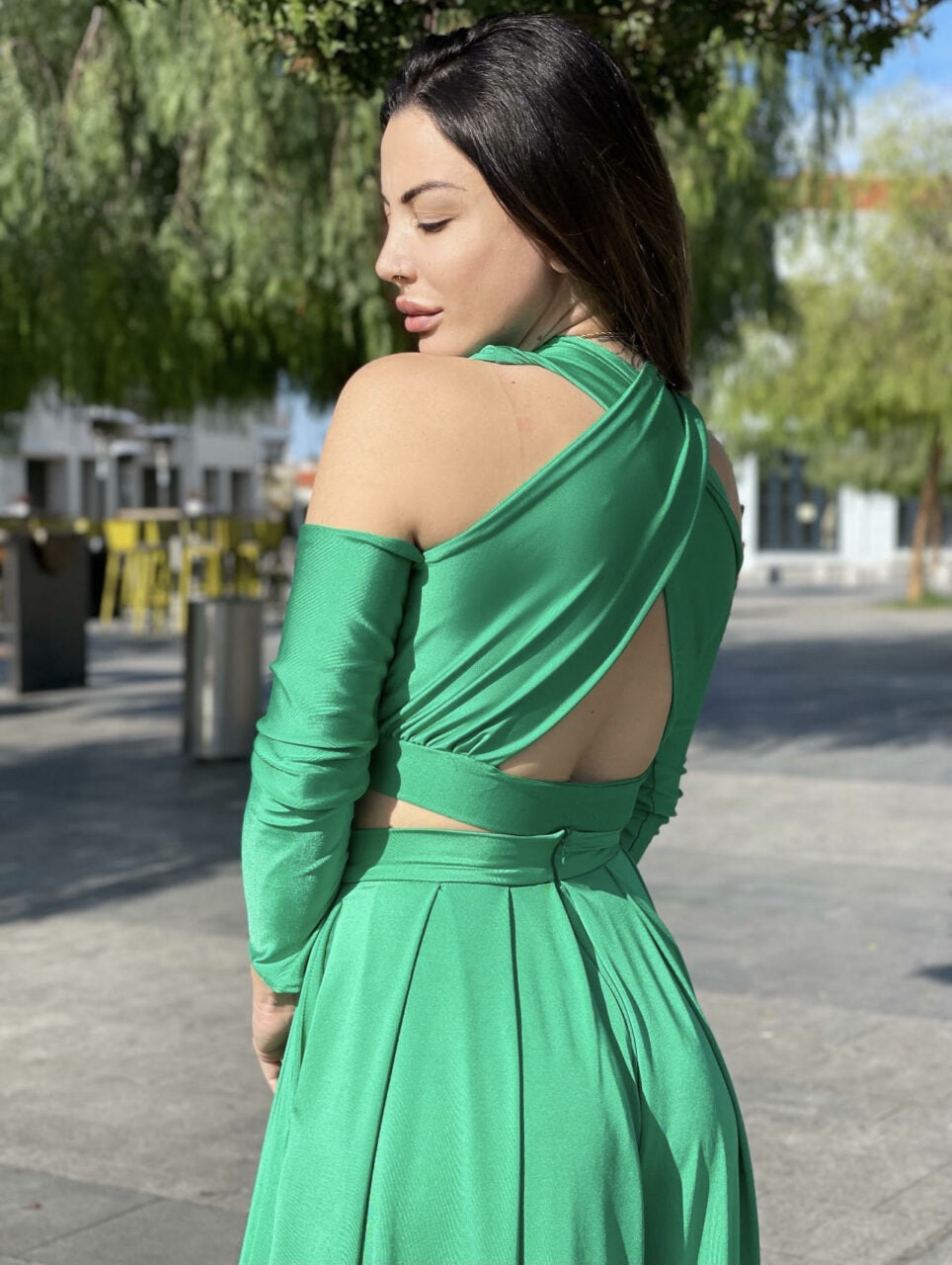 CRISS CROSS CROP TOP WITH SLEEVES
